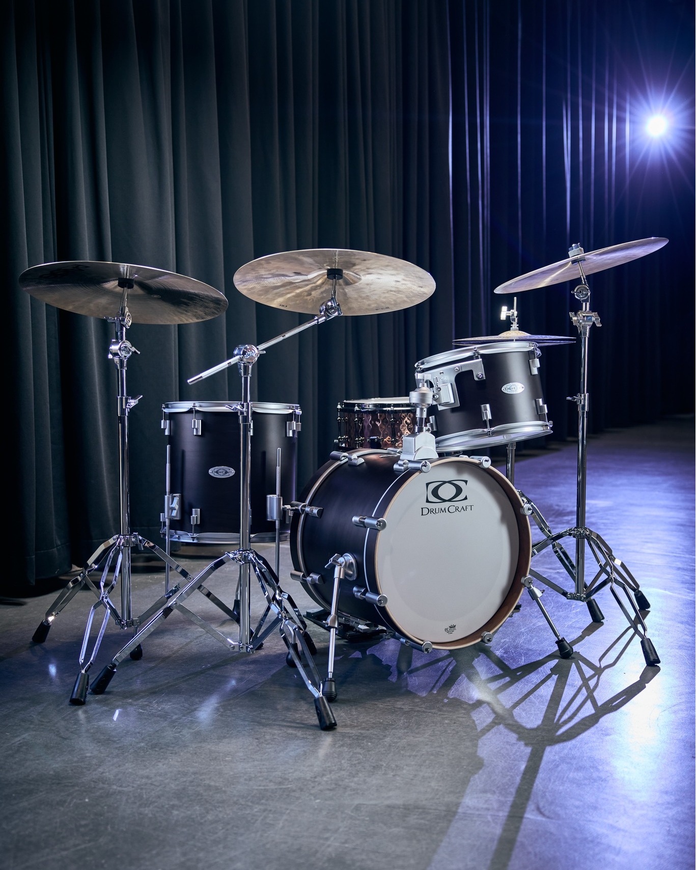 What's the first song that springs to mind when you see this kit?👀
.
.
.
#drumcraft #drumcraftdrums #bethepulse #drums #drummer #drum