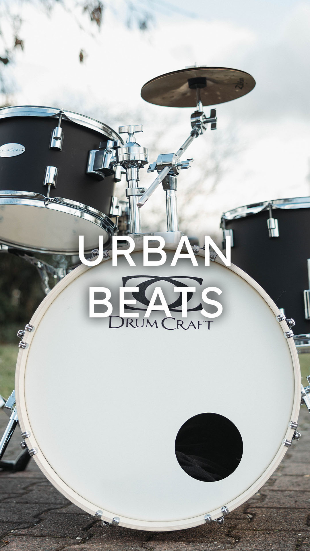 You can play anywhere with our Urban Beats set, and that's exactly what DrumCraft host Patrick shows you in today's video🎥
Not only will you find room in your cramped rehearsal room or on the club stage...🫡
.
.
.
#drumcraft #drumcraftdrums #urbanbeat #bethepulse #drums #drummer #drum #drumset