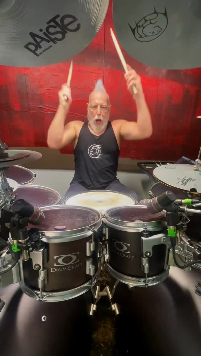 “Killing in the name of“ hits different when the drums lead the charge 💥🥁🔥
.
.
.
#drumcraft #drumcraftdrums #miketerrana #ratm #bethepulse
