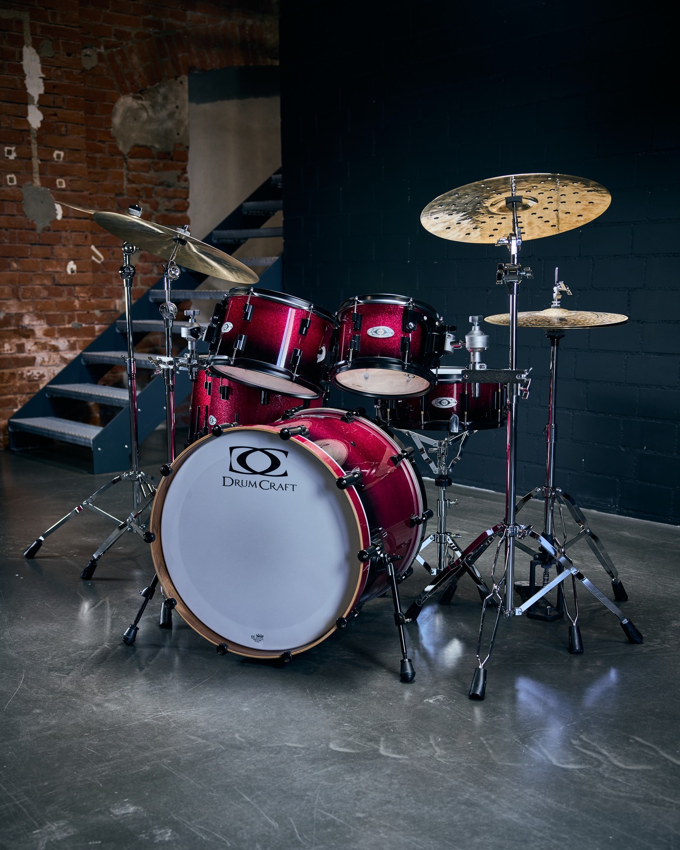 One thing's for sure: This thing sounds just as good as it looks 🔥
.
.
.
#drumcraft #drumcraftdrums #drumcraftseries6 #series6 #bethepulse #drums #drumset #drummer #drumkit